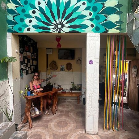 لينكويس Multiverso Hostel المظهر الخارجي الصورة