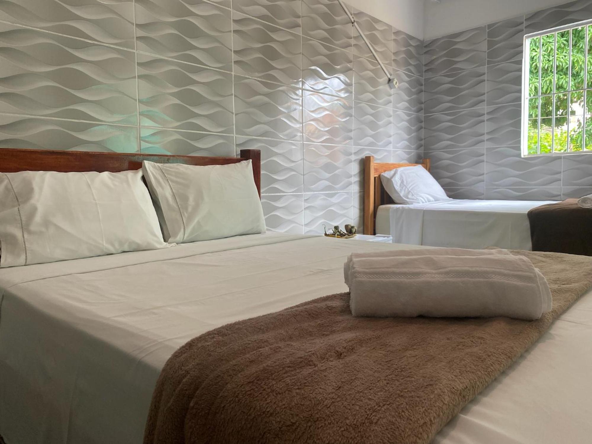لينكويس Multiverso Hostel المظهر الخارجي الصورة