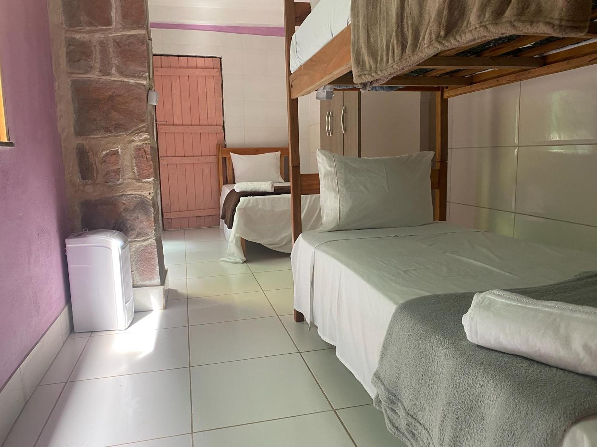 لينكويس Multiverso Hostel المظهر الخارجي الصورة