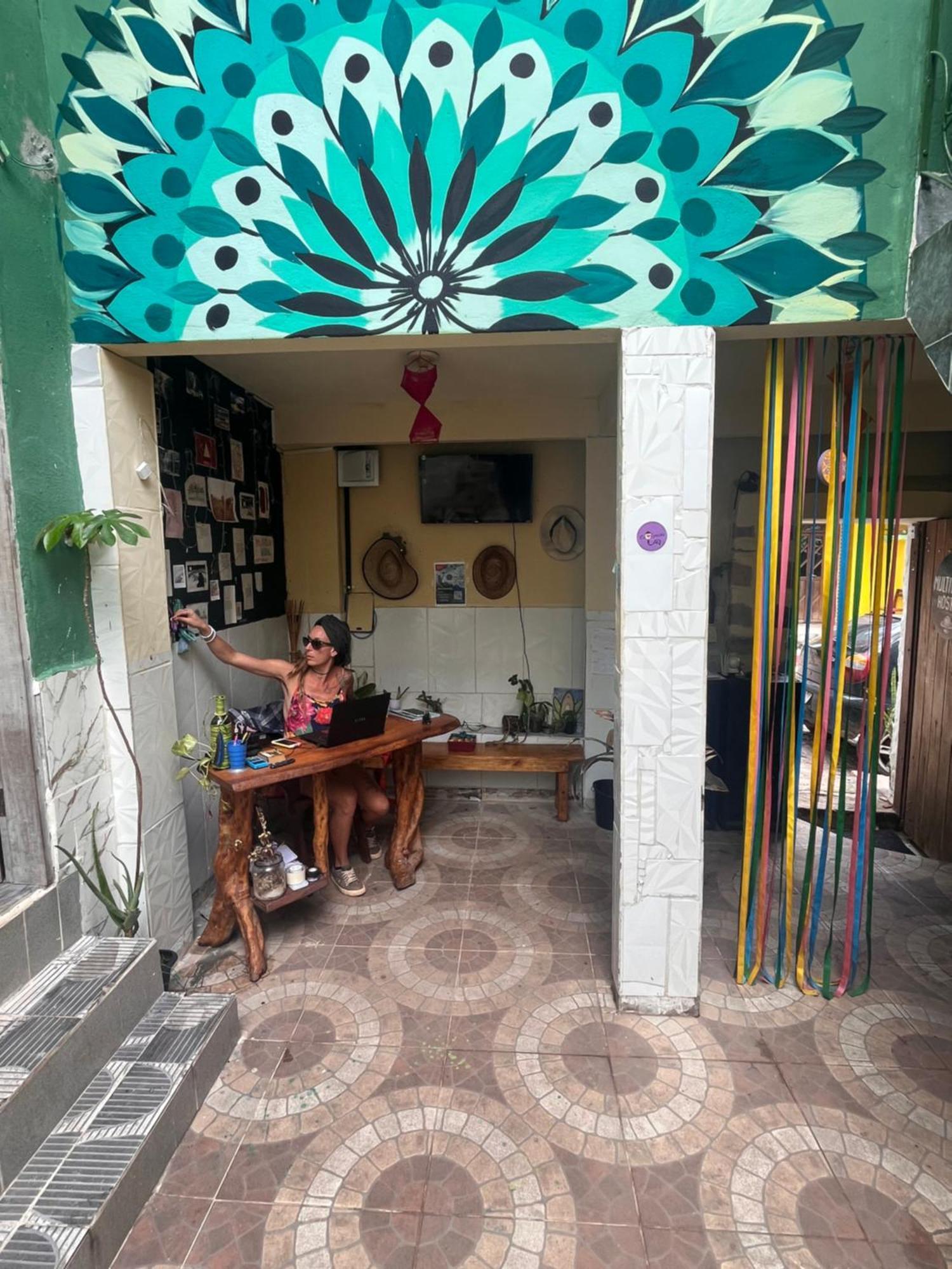 لينكويس Multiverso Hostel المظهر الخارجي الصورة